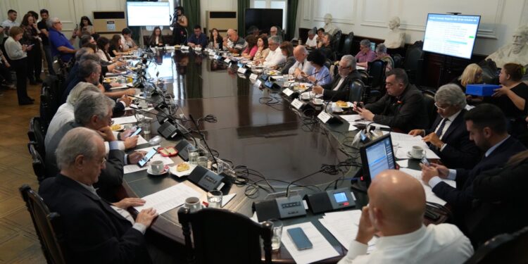 LA UBA VA A LA JUSTICIA CONTRA EL PODER EJECUTIVO NACIONAL PARA QUE CUMPLA LA LEY DE FINANCIAMIENTO UNIVERSITARIO