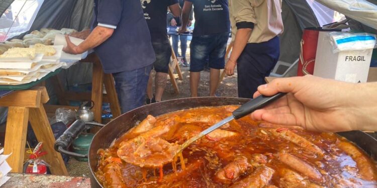 SABORES DE LA PROVINCIA DE BUENOS AIRES: ENTRE EL HUMO DEL DISCO Y EL PERFUME DULCE DE LAS TORTITAS
