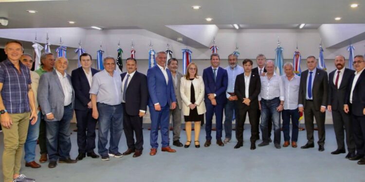 “Salvaron la ropa”: gobernadores del PJ que jugaron con el Gobierno quedaron bien parados tras las elecciones
