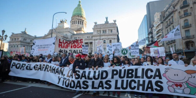El Garrahan logra aumento del 61% y ATE destaca la lucha de los trabajadores: “Estalla el techo salarial”