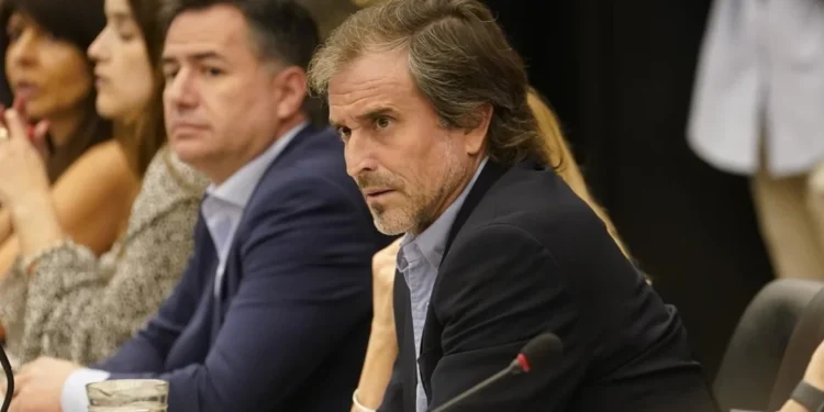 Presupuesto: Benegas Lynch fue ratificado como presidente de la comisión y buscan un debate exprés
