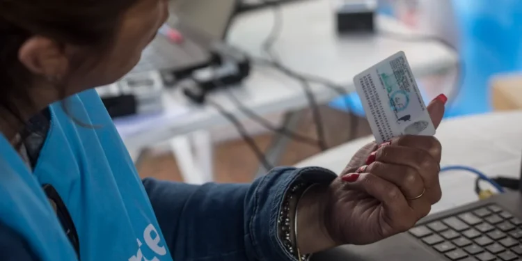El Gobierno volvió a modificar el Presupuesto actual asignando más fondos al RENAPER