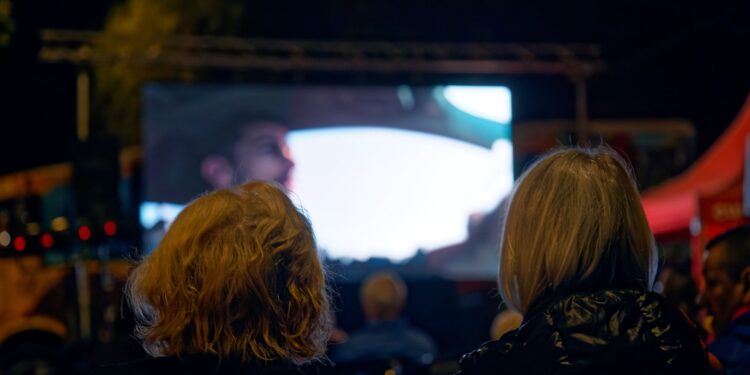 Berazategui celebra una nueva edición del Festival Nacional “Cine Bajo la Luna”
