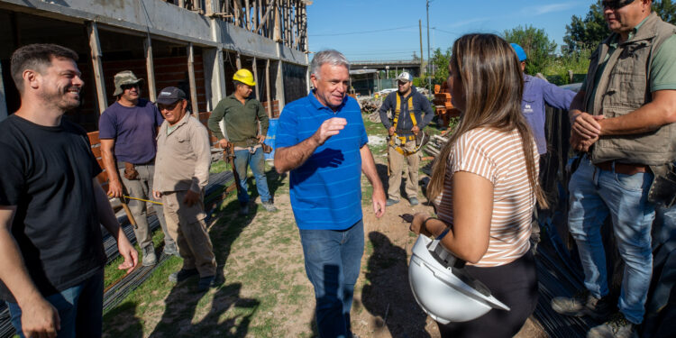 Centro Cívico Municipal El Pato: el intendente Carlos Balor recorrió las obras