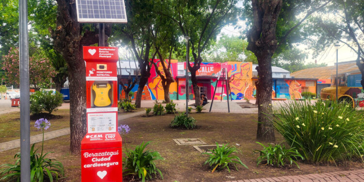 Ciudad Cardiosegura: se instaló el 25° Desfibrilador Externo Automático en Berazategui