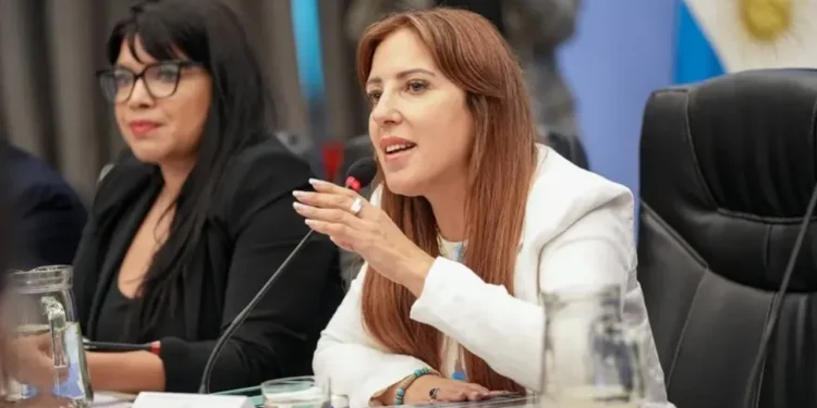 Sturzegate: diputados piden explicaciones por la contratación de Cancillería a la asociación dirigida por la esposa de Sturzenegger