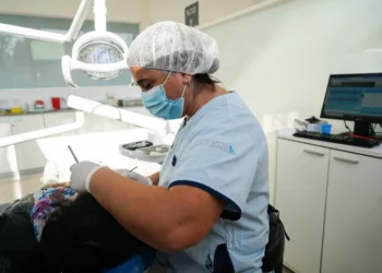 La reforma laboral iba a trascender despidos e indemnizaciones, a punto estuvo de derribar al sistema de salud