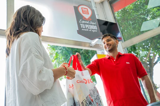 El Gobierno actualizó el listado de cláusulas abusivas en los contratos de consumo