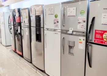 Electrolux busca achicar su plantilla en 100 trabajadores con plan de retiros voluntarios