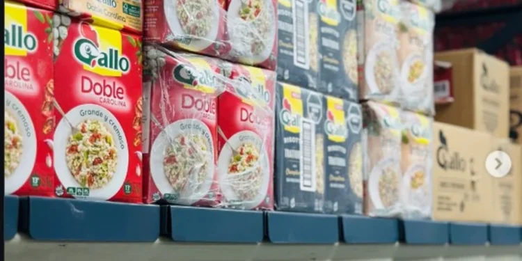 Suben 25% los precios del plástico para envases por el conflicto en Medio Oriente