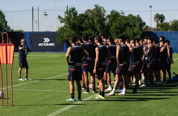 Comienza la era Álvarez en San Lorenzo: nuevo sistema y nombres propios para el estreno en el Apertura