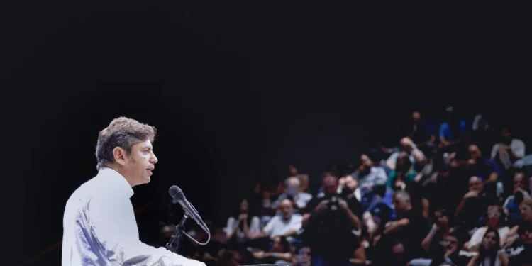 Kicillof convocó a los 135 intendentes para analizar el impacto del plan económico de Milei