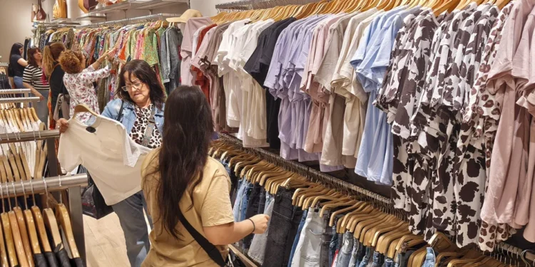 El consumo volvió a caer en febrero y no da señales de repunte