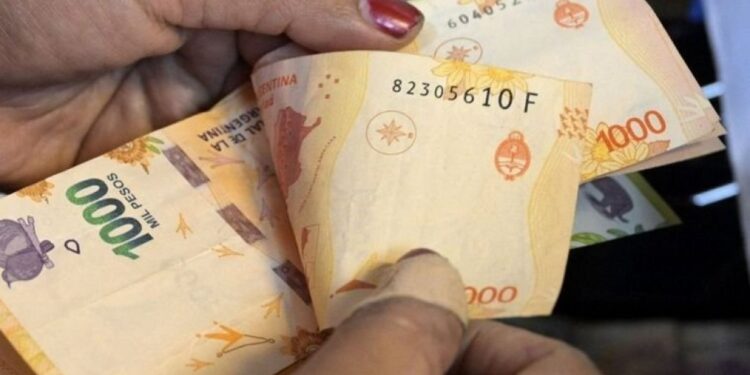 Los salarios crecieron 2,5% en enero, pero se mantienen por debajo de la inflación