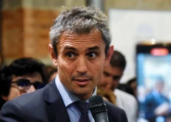 Menem confirmó que Adorni irá a Diputados el 29 de abril y anticipó: “Compren pochoclo, va a ser picante”
