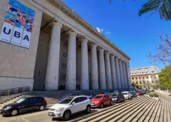 Docentes de la UBA realizarán clases públicas: “De la casa de Adorni a la Casa de Gobierno»