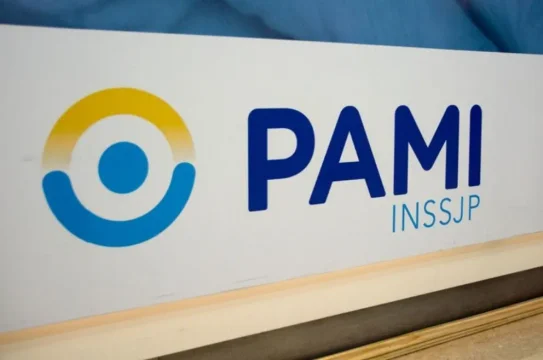 Paro de 72 horas en el PAMI: médicos denuncian un “recorte encubierto” y se agrava la crisis