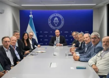 Avanza la licitación de la Hidrovía y quedan dos empresas en carrera tras la primera evaluación