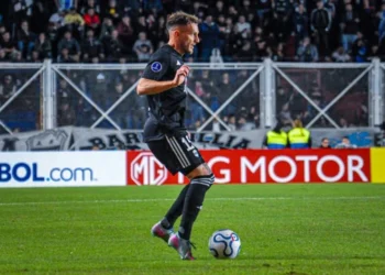 En medio de una grave crisis, Deportivo Riestra visita a Gremio de Brasil en la Copa Sudamericana