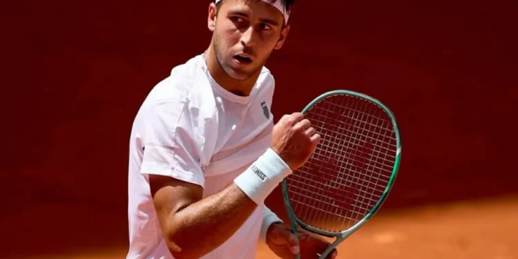 Tomás Etcheverry le ganó a Dino Prizmic y clasificó a los octavos de final del Masters 1000 de Madrid