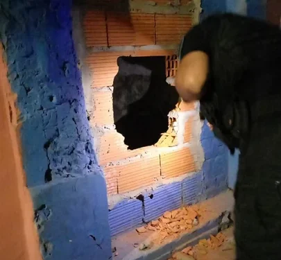 La Boca: intentaron ingresar a martillazos a un conventillo abandonado y fueron detenidos