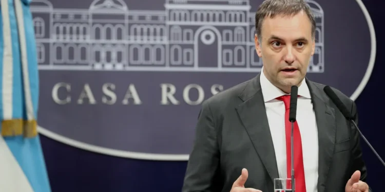 Caso Adorni: declara la escribana que validó las escrituras