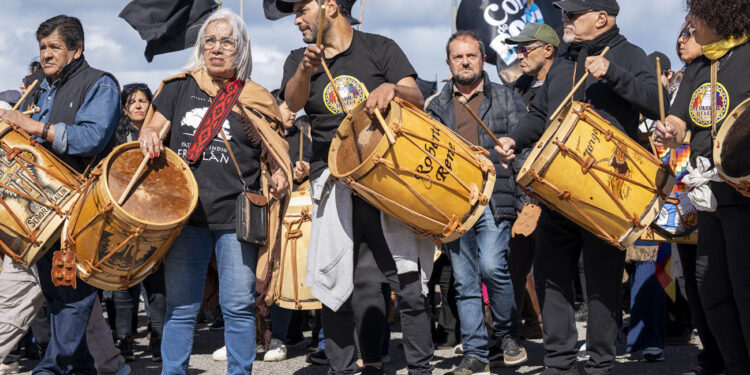 BOMBOS QUE LATEN A ORILLAS DEL MAR Y  VENDIMIA EN LAS SIERRAS: DOS FIESTAS PARA VIVIR LA IDENTIDAD BONAERENSE 