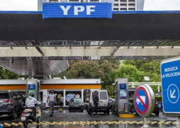 YPF confirmó un nuevo aumento en los combustibles: de cuánto es y qué pasará con el congelamiento
