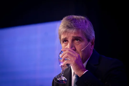 El Gobierno renovó más del 100% de los vencimientos y consiguió US$ 300 millones en el mercado local