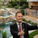 Cascada, parrilla y pileta: las excentricidades de la casa de Manuel Adorni