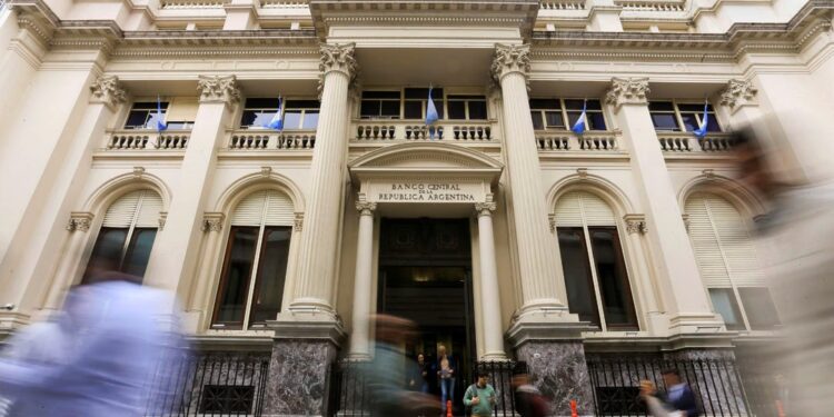 El Banco Central sumó US$144 millones y lleva comprados más de US$8.300 millones en el año