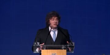 Milei afirma que se eliminó el 95% del cepo y que seguirá apretando la política monetaria contra la inflación