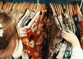 Las ventas minoristas cayeron 3,2% interanual en abril y suman un año en retroceso