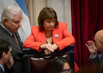 Persiste el enojo del Gobierno con Bullrich a horas de una nueva reunión de mesa política