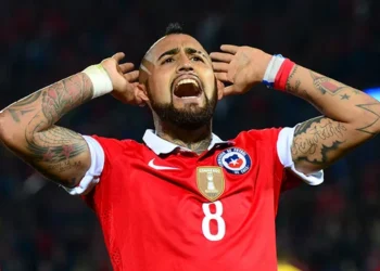 Arturo Vidal se rindió ante Messi, pero lanzó una crítica para la Selección: “Juega solo”