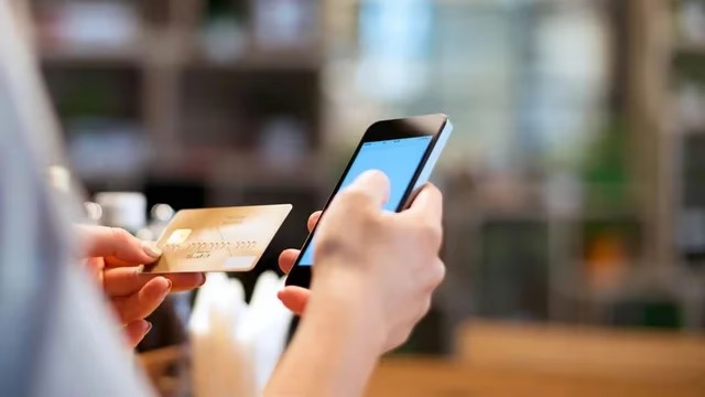 El Gobierno condiciona la compra de Telefónica por Telecom a la cesión de 6 millones de usuarios