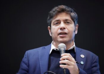 Kicillof prohibió a sus ministros y funcionarios que viajen a ver el Mundial