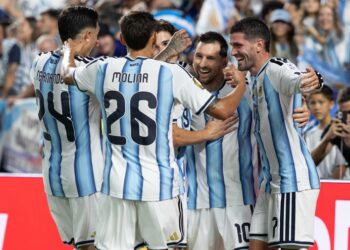 Lionel Messi, la estrella que más brilló en un valioso triunfo de Argentina ante Argelia