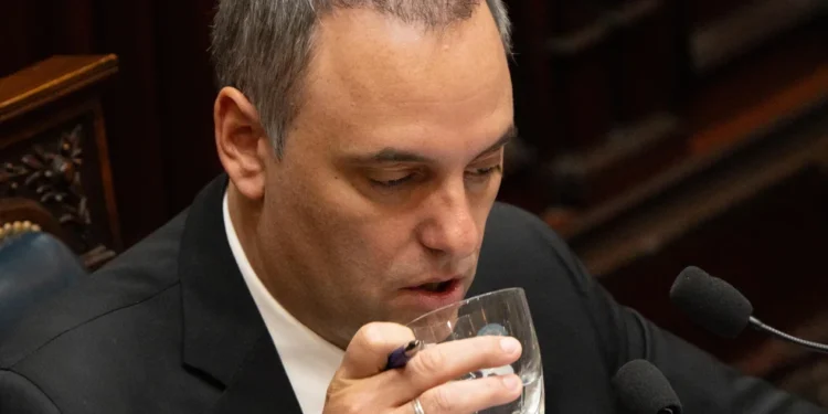 Senado: LLA ofrece a los aliados abrir Asuntos Constitucionales para demorar la interpelación a Adorni