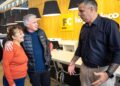 El intendente Carlos Balor visitó el Café y Restó El Faro, de la berazateguense Diolinda Rivero