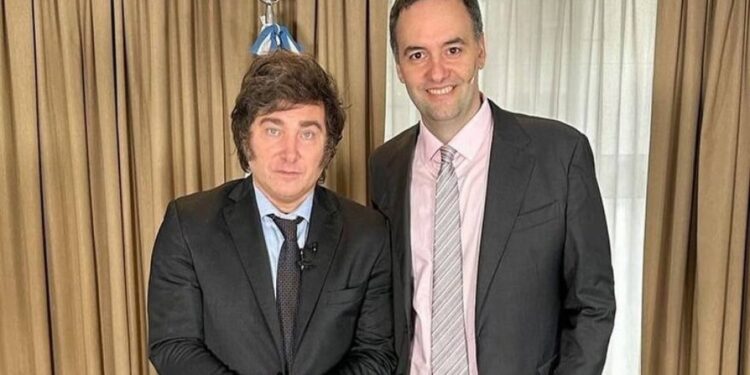 Milei respaldó a Manuel Adorni: “Quedó claro que no mintió»