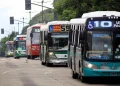 El Gobierno flexibilizó normas para el funcionamiento de colectivos con más de 10 años de uso