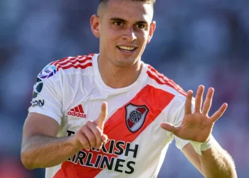 River confirmó el regreso de Rafael Santos Borré