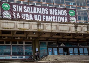 Universitarios reclaman la aplicación de la Ley de Financiamiento y comienzan un nuevo paro
