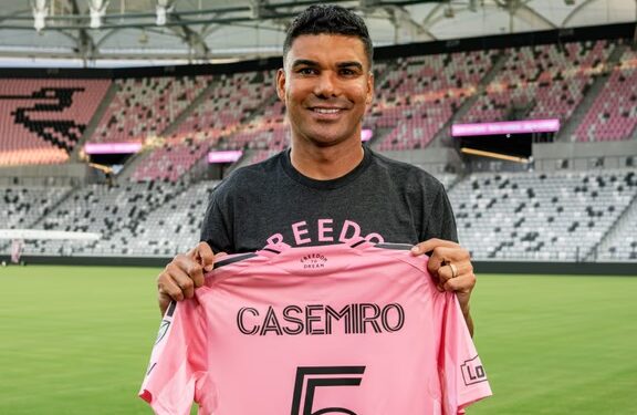 Casemiro llenó de elogios a Messi: “Hay que sacarse el sombrero, es un ejemplo”