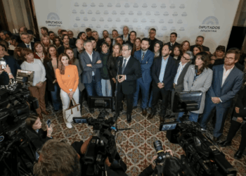 Tras la foto de la oposición unida, ¿qué posibilidades tiene un “frente anti Milei“ en el Congreso?