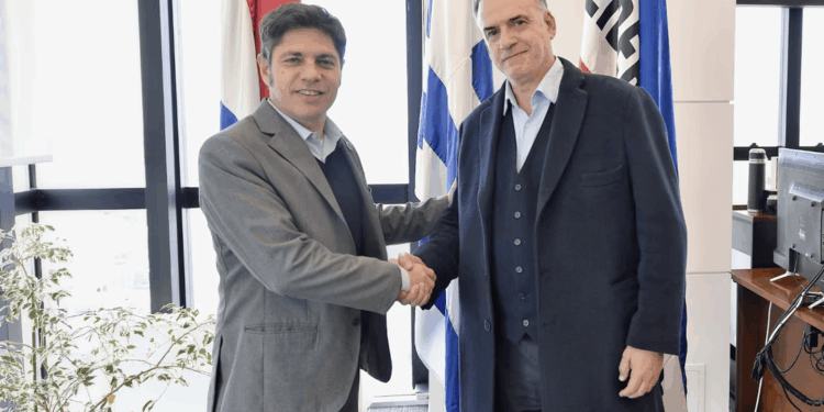 Kicillof cerró acuerdos de cooperación en Uruguay y criticó a Milei: “Viene desfinanciando la investigación”