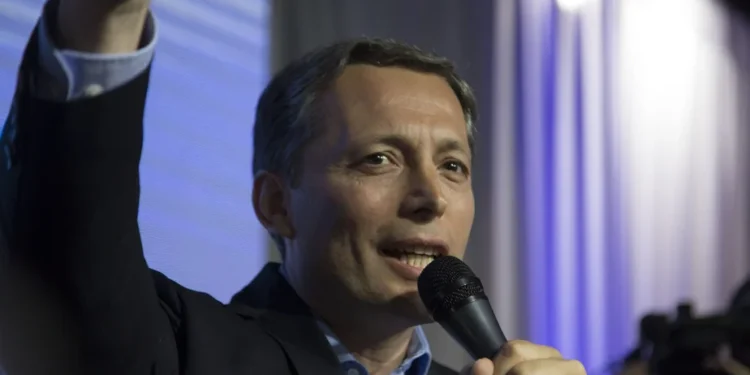 Fernando Gray solicitó a Kicillof que la Provincia participe en la licitación de AySA