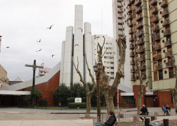 Avellaneda a pie, una ciudad que se cuenta caminando