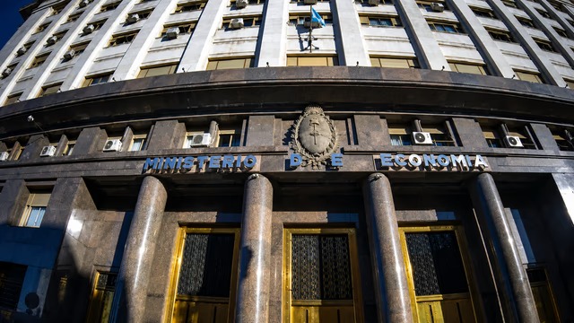 Economía reasigna saldos de deuda a corto plazo por agotamiento de montos autorizados